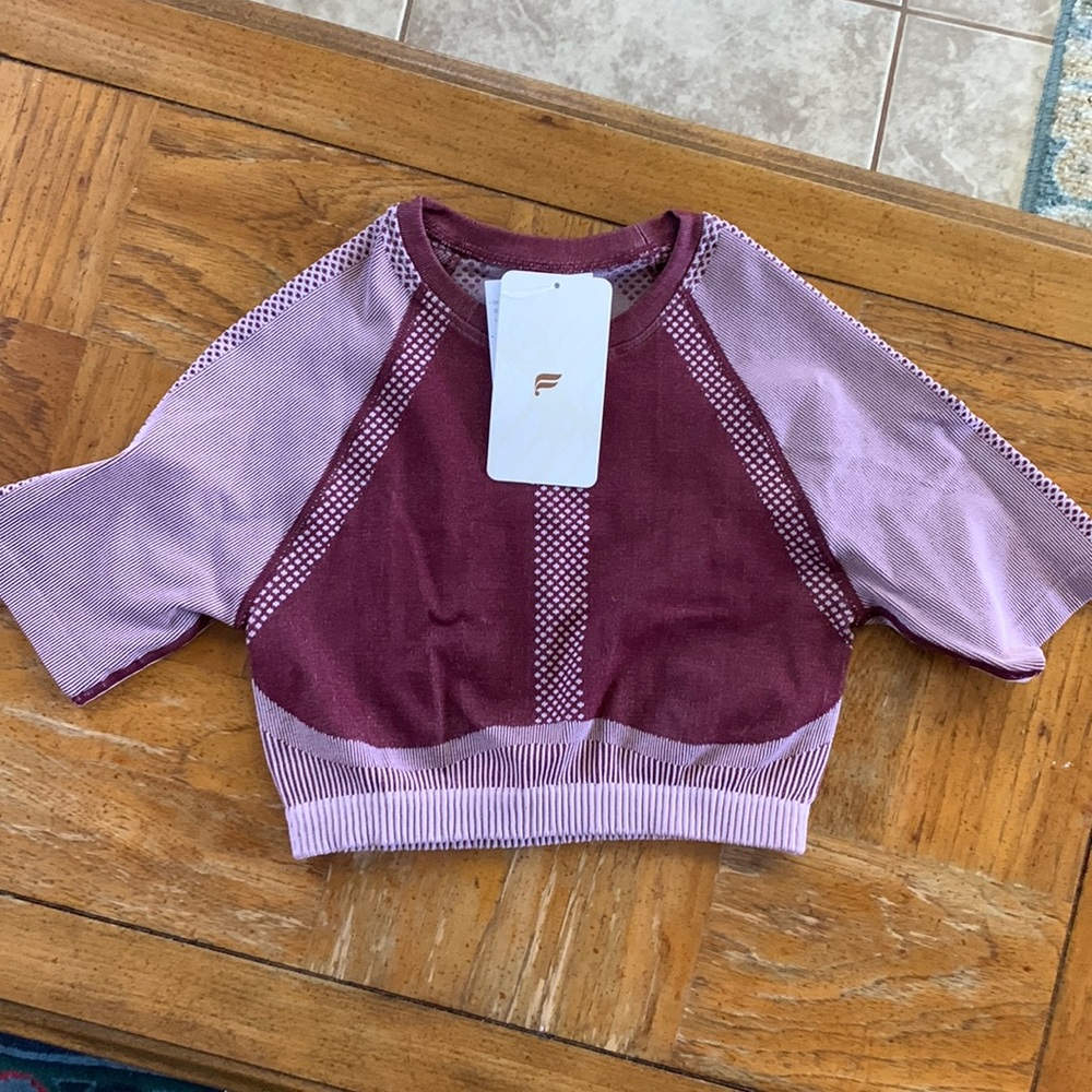 Women’s Fabletics Crop Top